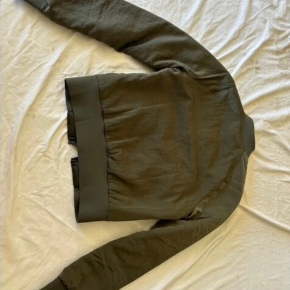 Lululemon Olive Green Women's Bomber Jacket- Worn Once! - Picture 5 of 7